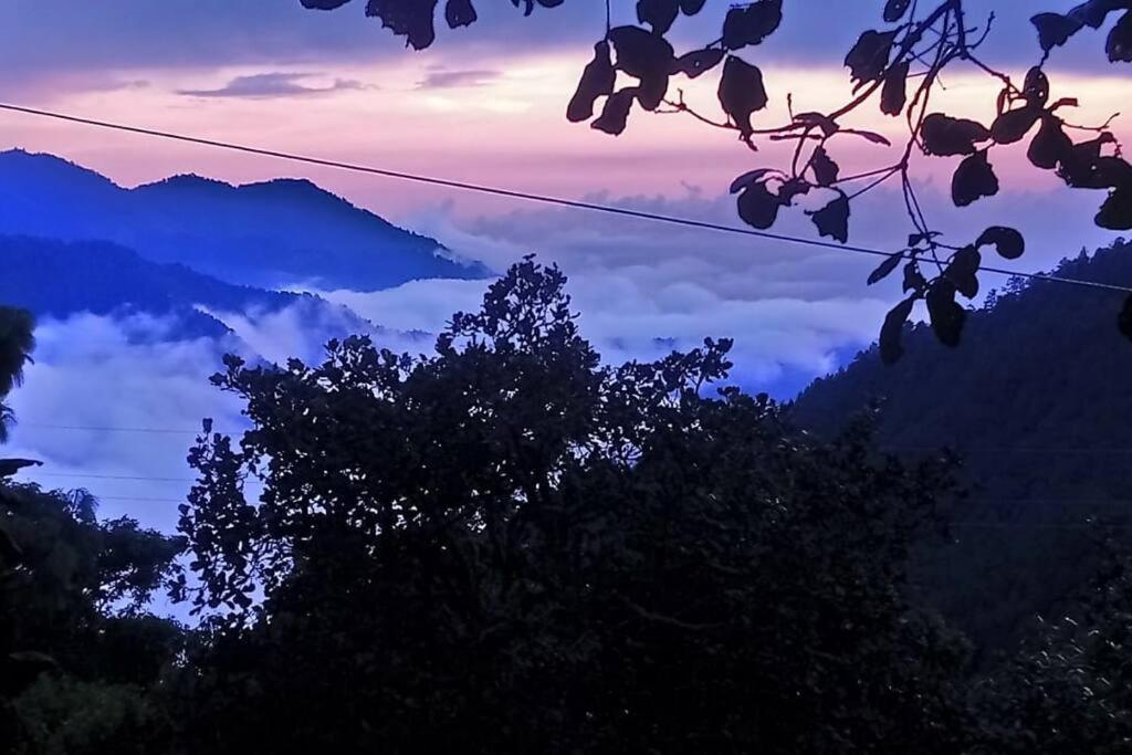 Cabana Con Banera Y Chimeneas En Puesta De Sol El Pacifico Bagian luar foto